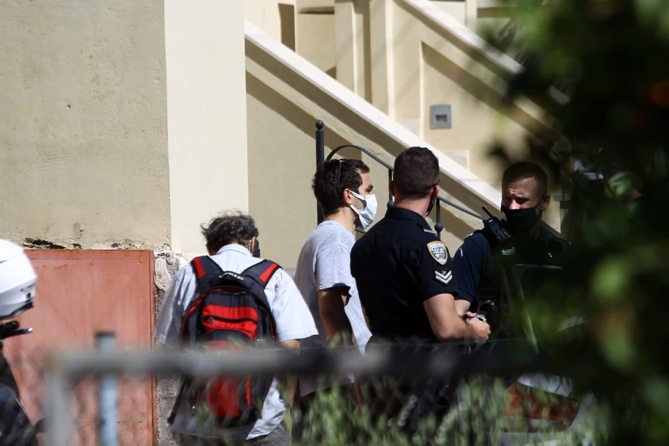 Γλυκά Νερά: Σοκάρουν οι κινήσεις των δολοφόνων – Δείτε αναπαράσταση από την σκηνή του εγκλήματος